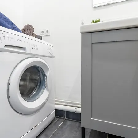 Le Cesar Cinema 10 Mn Paris Gare De Lyon Et 5 Minutes Rer Daire *