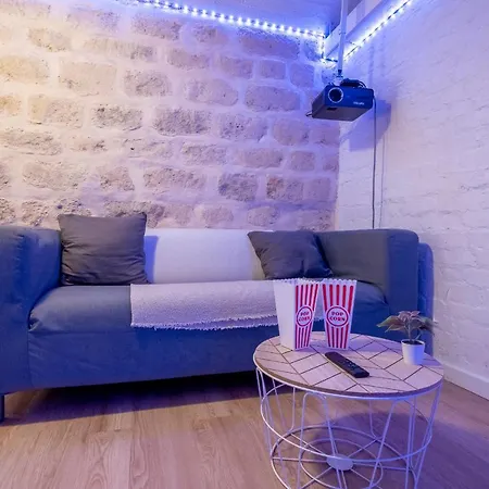 Le Cesar Cinema 10 Mn Paris Gare De Lyon Et 5 Minutes Rer Daire *