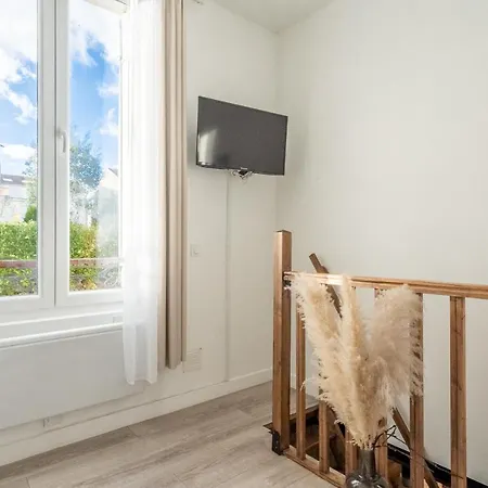 Le Cesar Cinema 10 Mn Paris Gare De Lyon Et 5 Minutes Rer Daire *